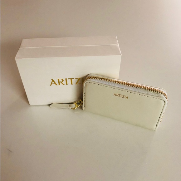 Aritzia Handbags - New Aritzia Clientele Wallet
